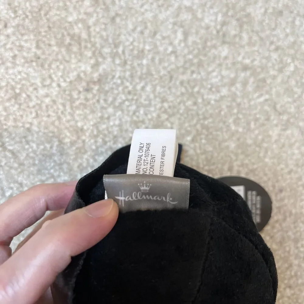 Hallmark nwt fluffballs
